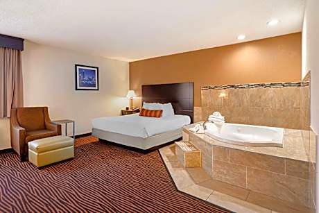 King Room with Hot Tub - Non-Smoking