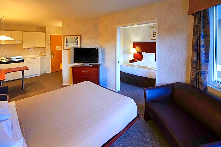 Quality Suites Ste Anne De Beaupre