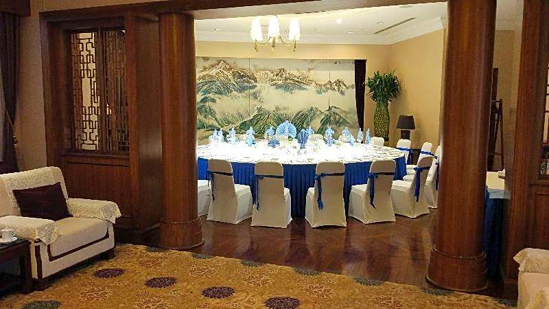 Zhongwei Green Lake Hotel Kunming