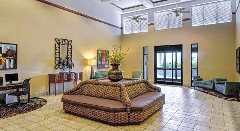 Comfort Inn & Suites Hot Springs Midtown