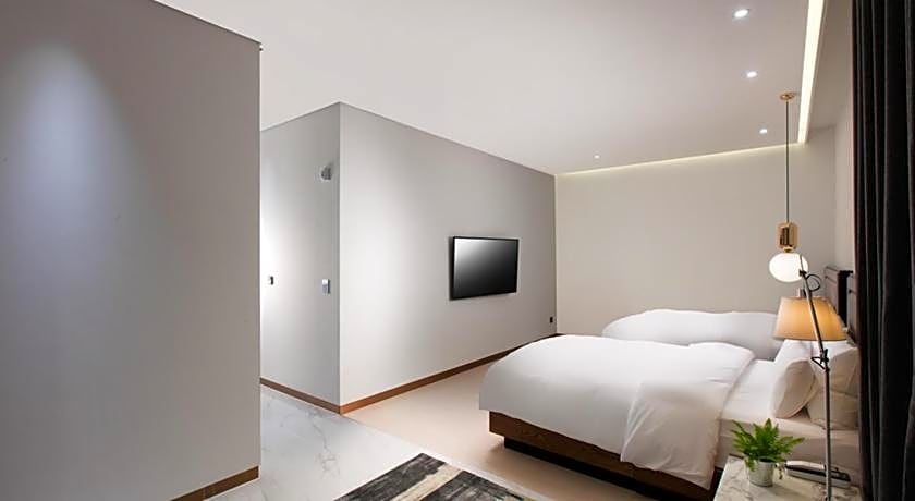 N Bridge Hotel