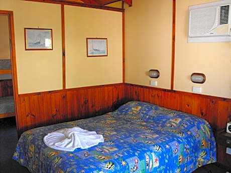 Standard Studio - Buccaneer