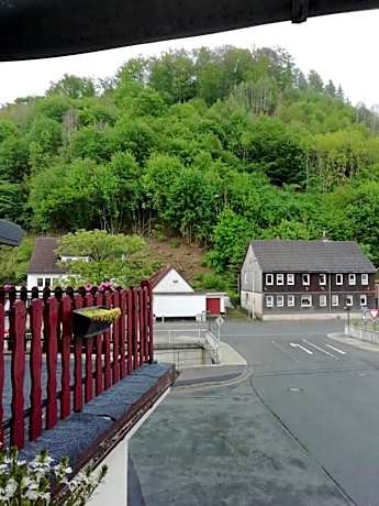 Apartment with Mountain View