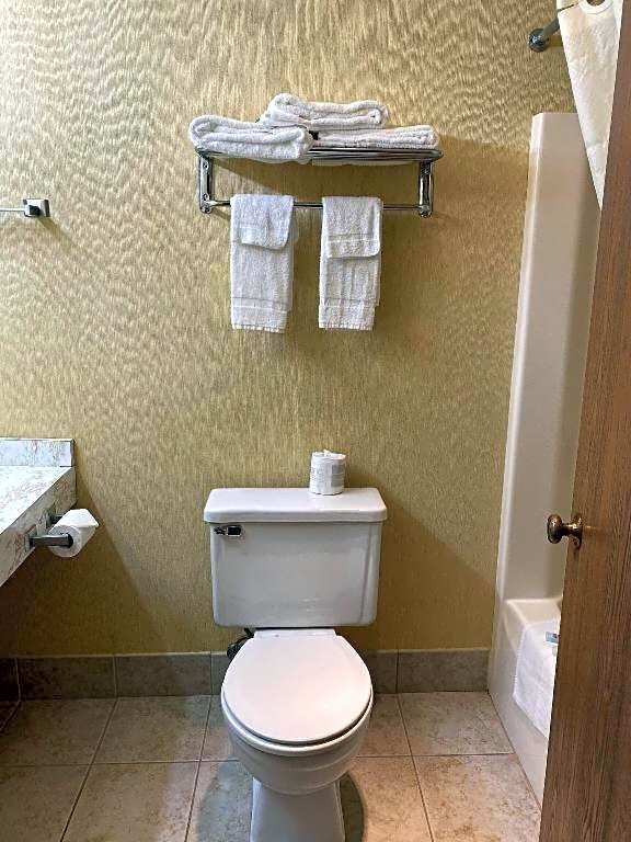 Econo Lodge Inn & Suites Stevens Point