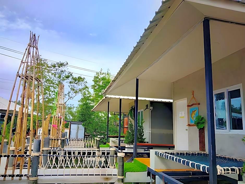ChaoLay Homestay @Pakphanang