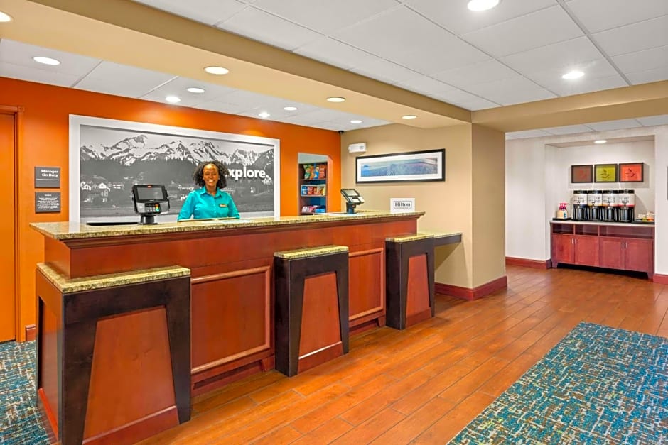 Hampton Inn By Hilton And Suites Burlington