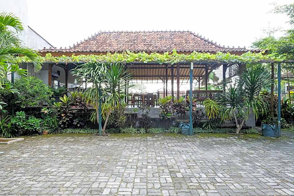 Urbanview Code Riverstay Yogyakarta