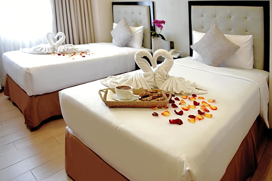 Aura One Hotel