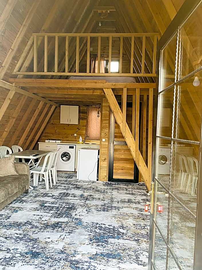 NOEL BUNGALOV & CAFE