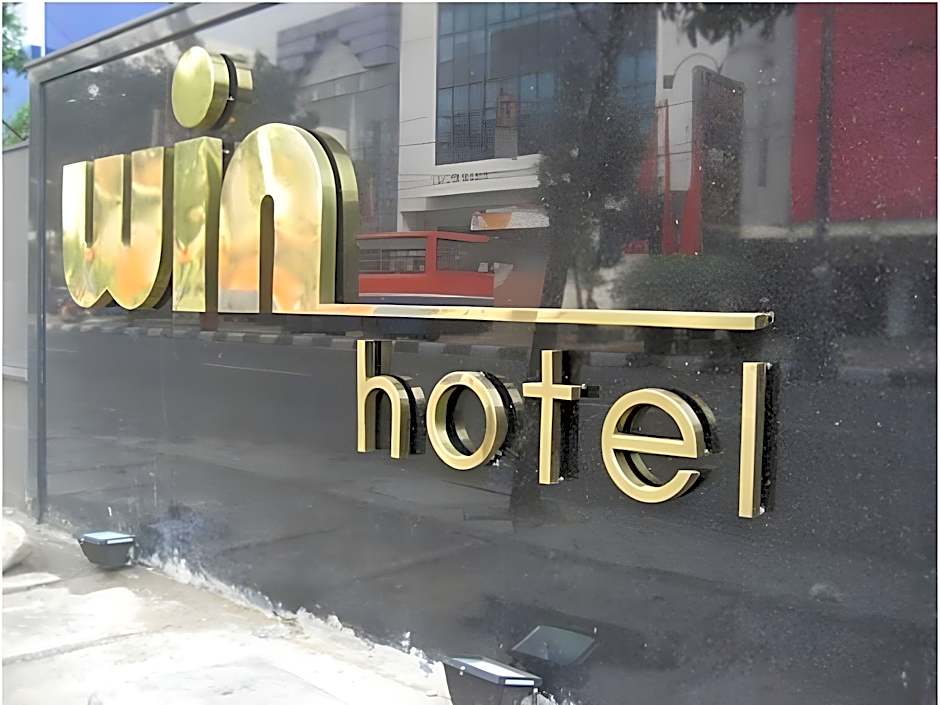 Win Hotel Blok M