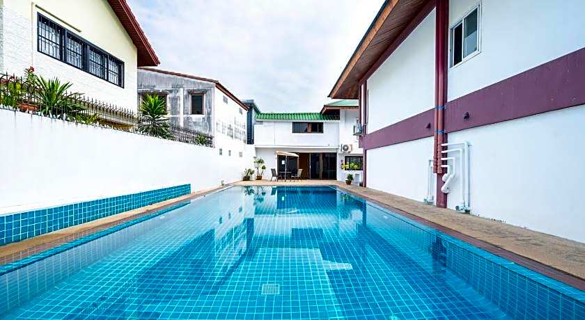 The President Hotel at Chokchai 4