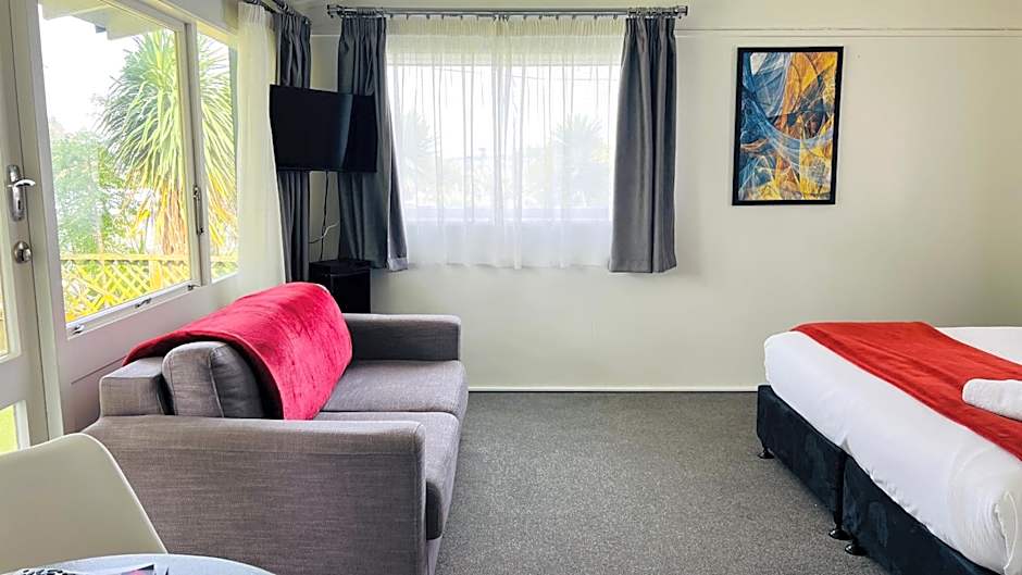 18th Avenue Thermal Motel