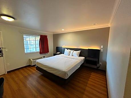 Deluxe King Room - Smoking