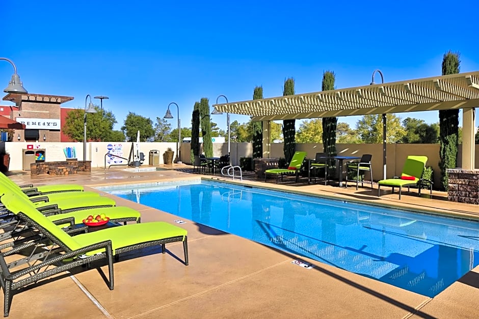 Hampton Inn & Suites Las Vegas South