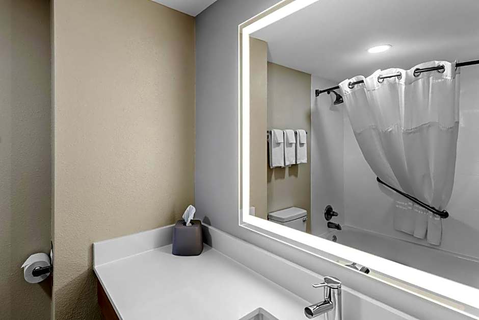 Holiday Inn Express Hotel & Suites Charleston-Southridge By IHG