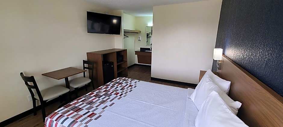 Red Roof Inn Byron