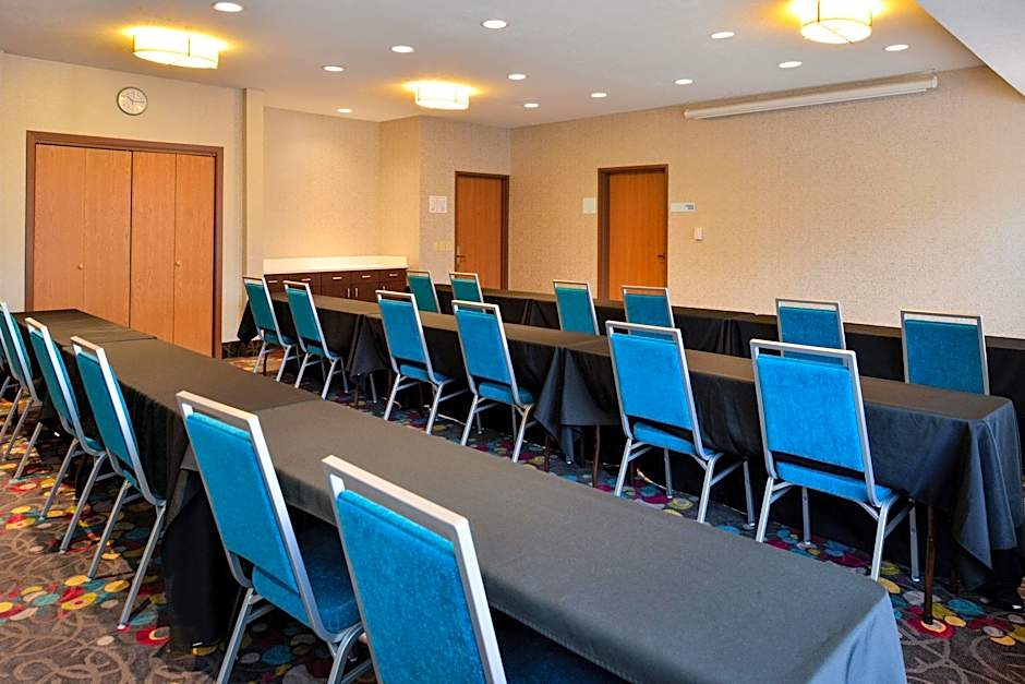 Holiday Inn Express Hotel & Suites Omaha West By IHG