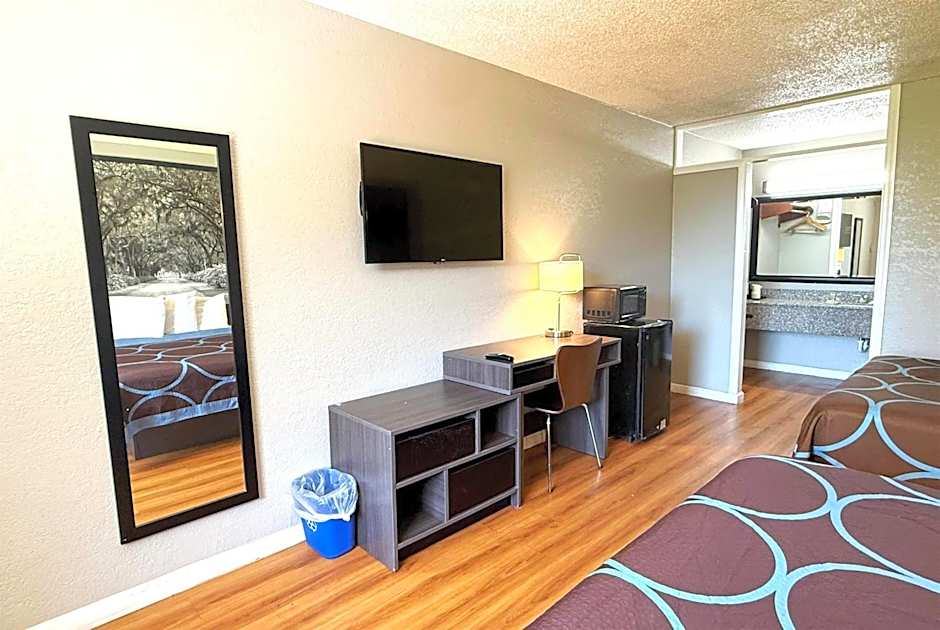 Super 8 by Wyndham Hardeeville