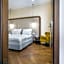 Budapest Eye- Boutique Suites, by BQA