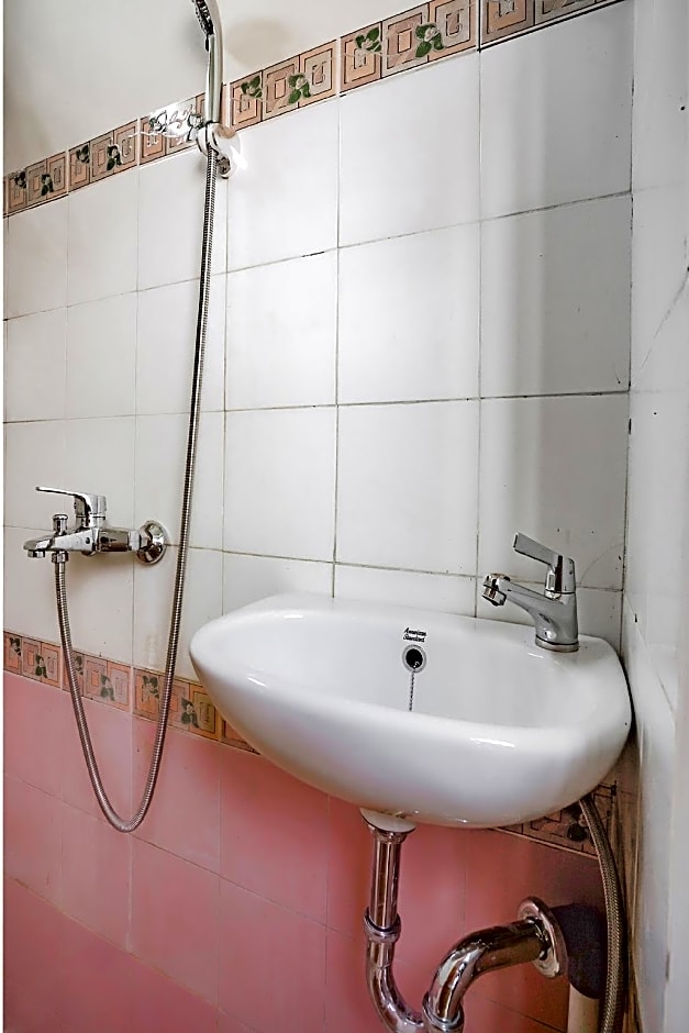 OYO 90210 Kenari House Syariah