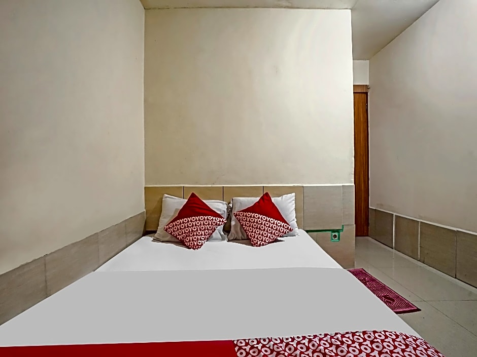 OYO 90158 Hotel Lendosis Perintis Kemerdekaan