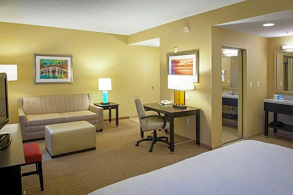 Hampton Inn By Hilton & Suites St. Petersburg/Downtown