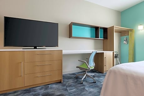 1 KING BED STUDIO SUITE NONSMOKING