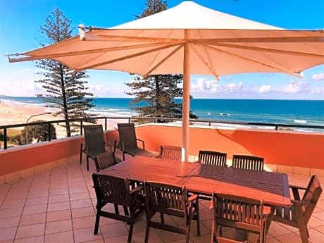 Two-Bedroom Apartment Dual Key with Roof Terrace