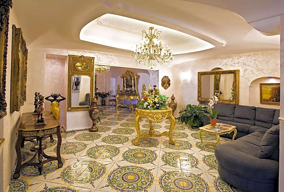 Strand Hotel Delfini