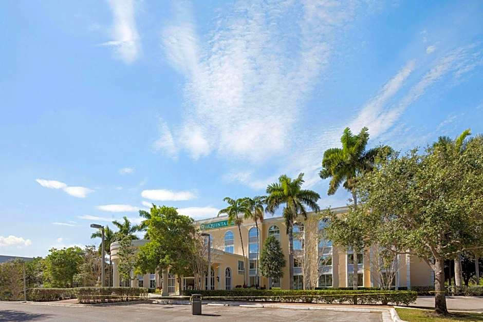 La Quinta Inn & Suites by Wyndham Sunrise