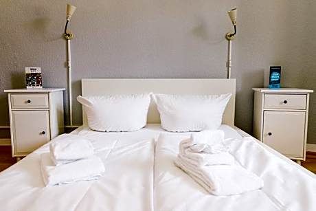 Double Room Apartment with Shared Bathroom