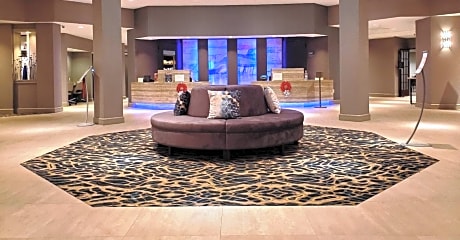 Crowne Plaza Edison, an IHG Hotel