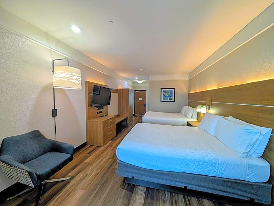 Holiday Inn Express & Suites Galveston West - Seawall