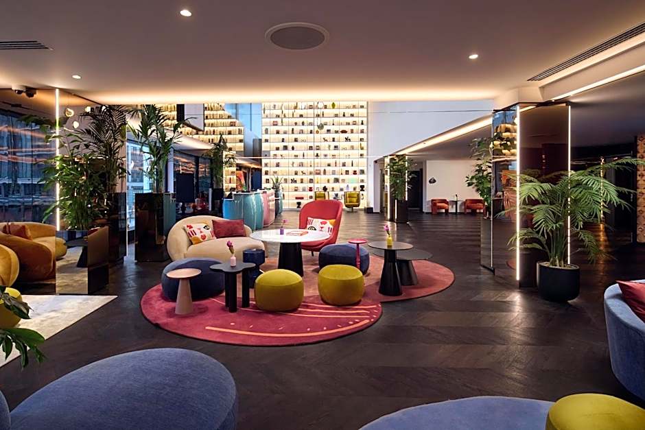 Cardo Brussels, Autograph Collection