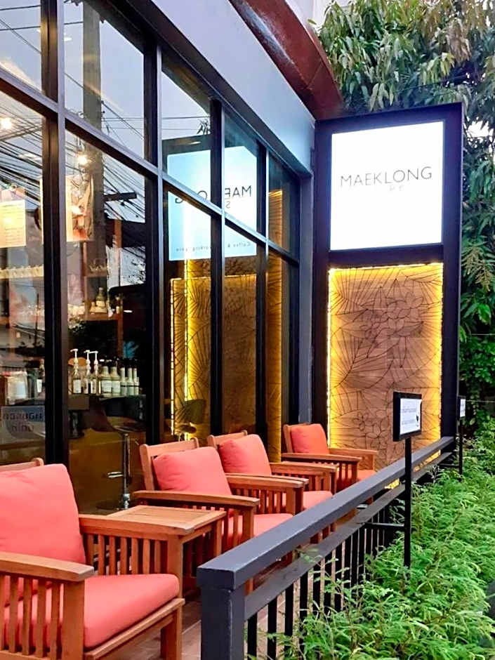 The Bedrooms Maeklong and Services Apartment