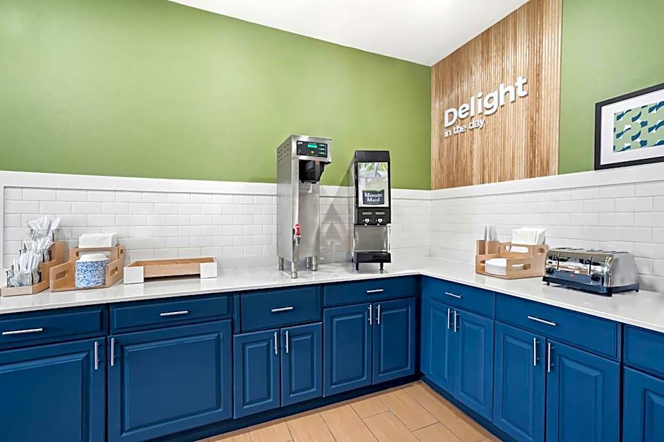 Spark by Hilton Moline Quad Cities