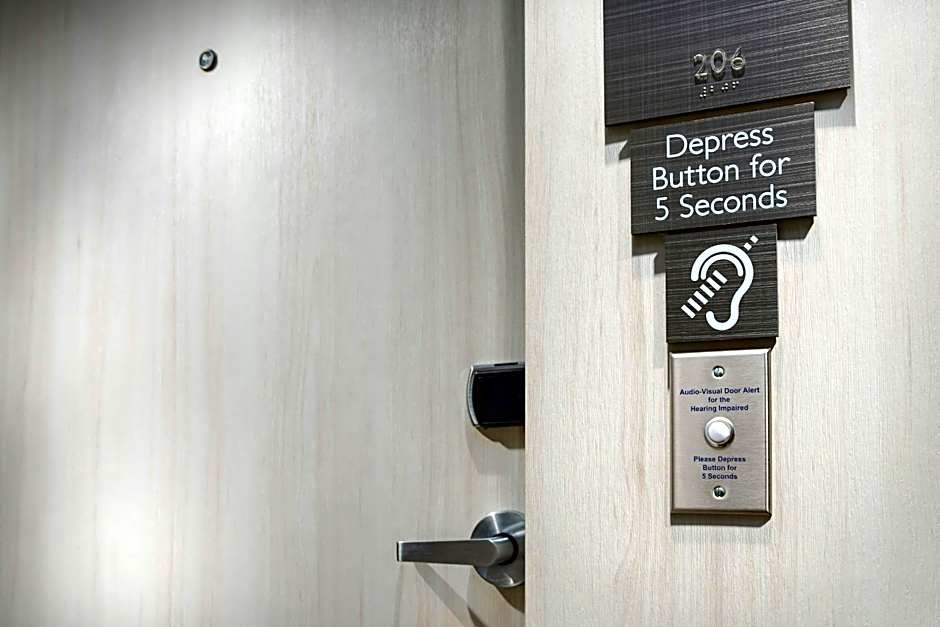 AC Hotel by Marriott St. Petersburg Downtown