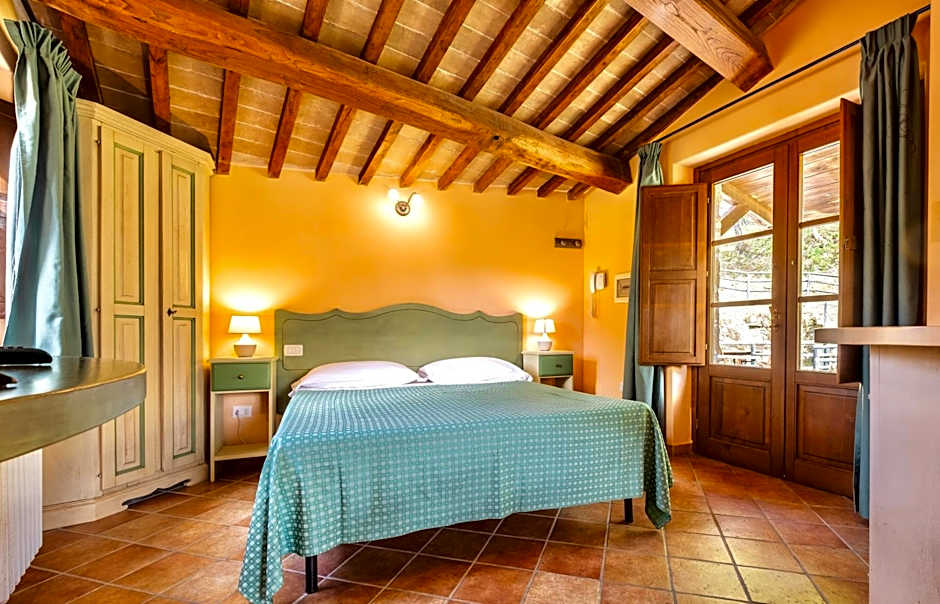 Residence with swimming-pool and thermal pools in Sorano