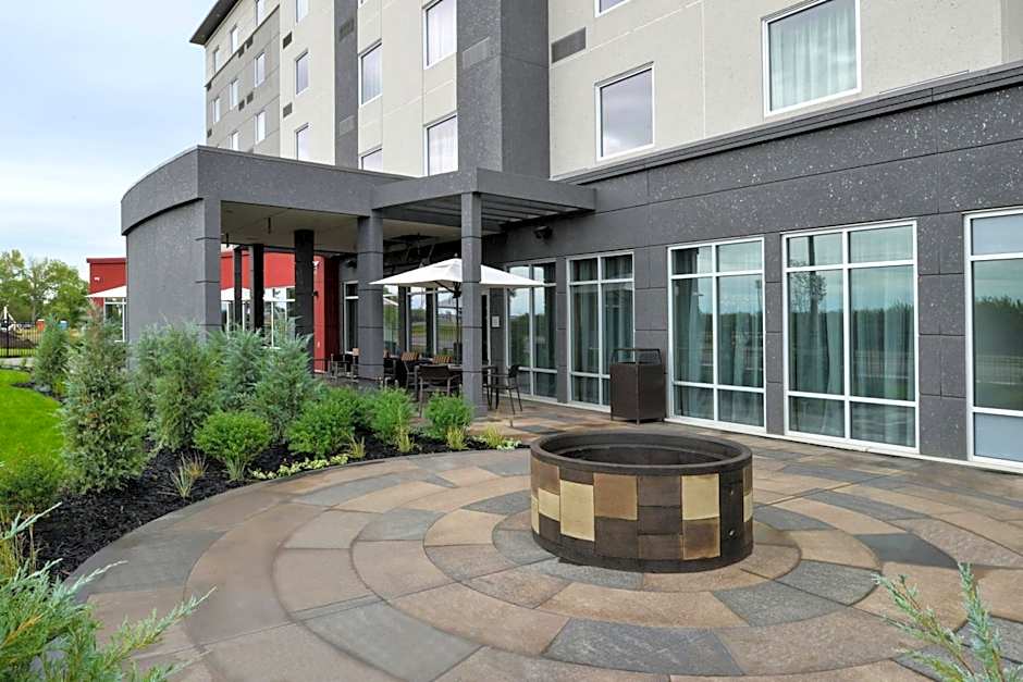 Courtyard by Marriott Saskatoon Airport
