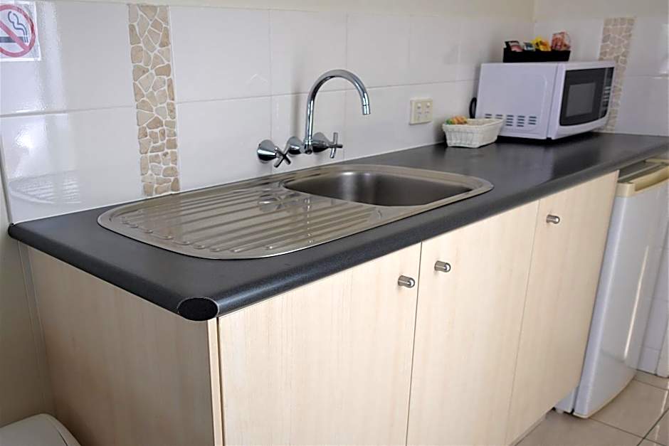 Pacific Palms Motor Inn