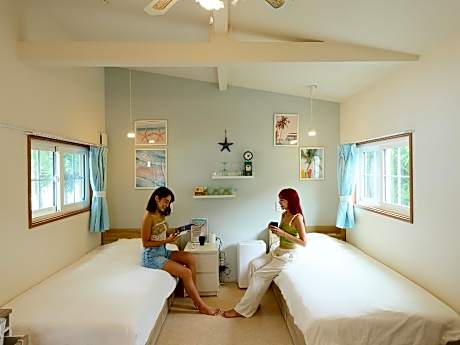 Twin Room with Extra Bed - Non-Smoking