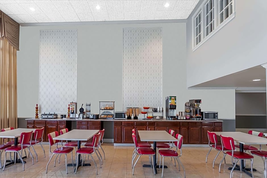 Ramada by Wyndham Henderson/Evansville – Henderson, KY