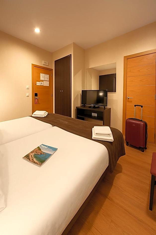 Photo 1 of 3 of Economy 2 Beds