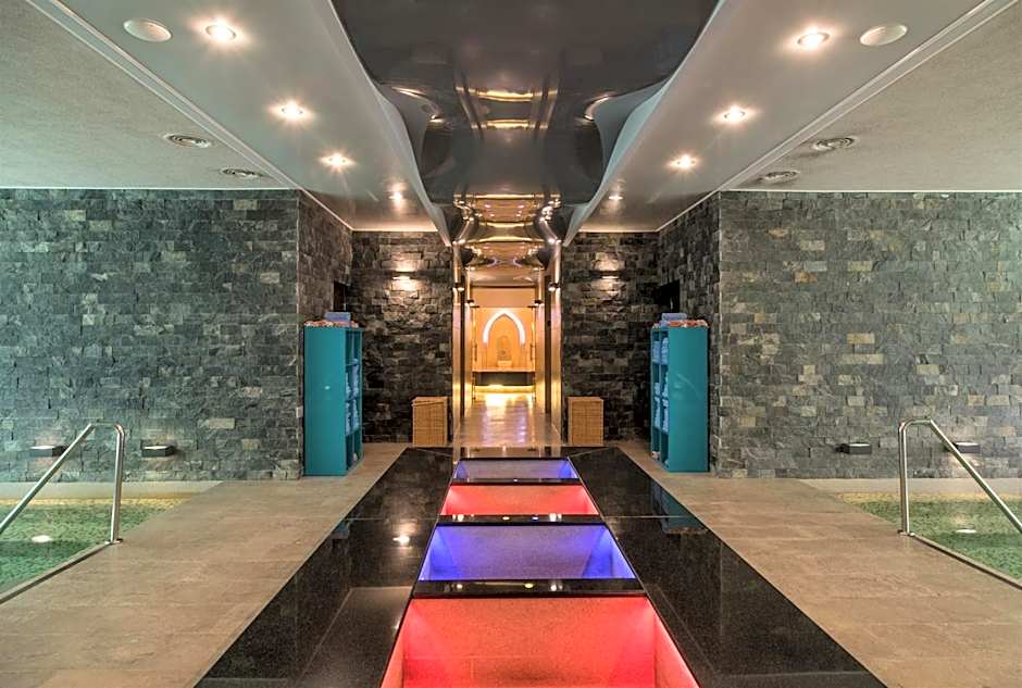 Sky Blue Hotel & Spa