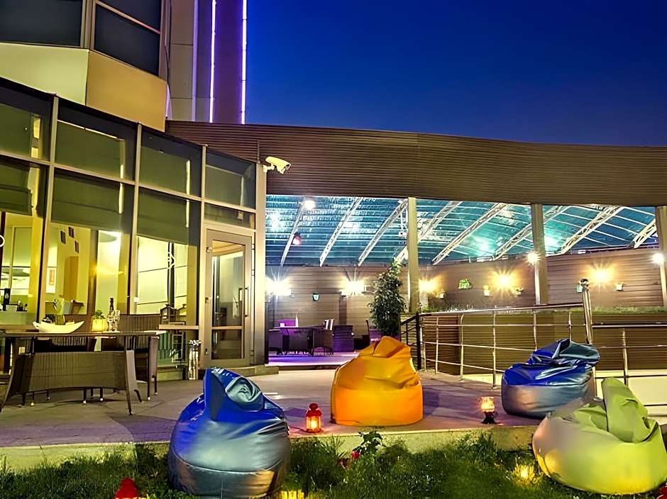 Dedeman Oskemen Tavros Hotel