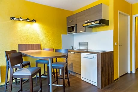 Studio (4 Adults)