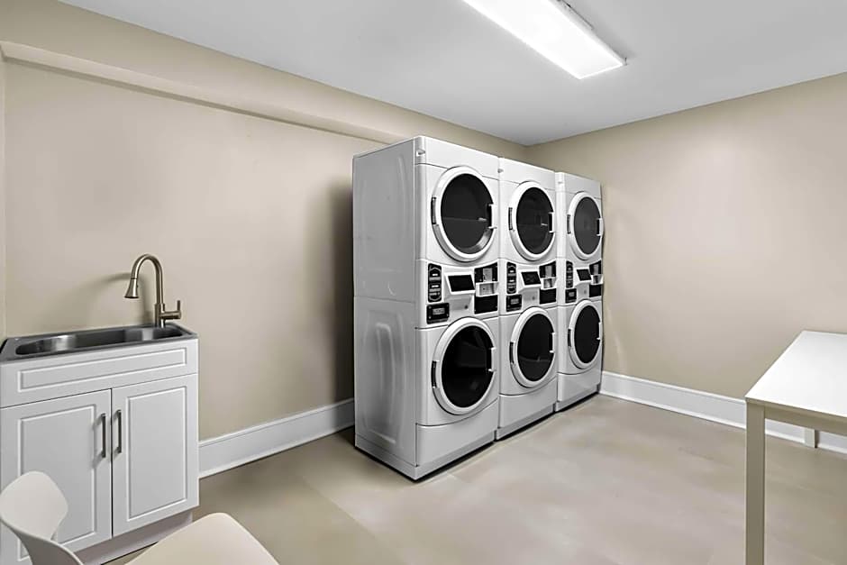 Latitude Suites Tinton Falls Eatontown/BW Premier Collection