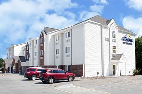 Microtel Inn & Suites by Wyndham Kearney