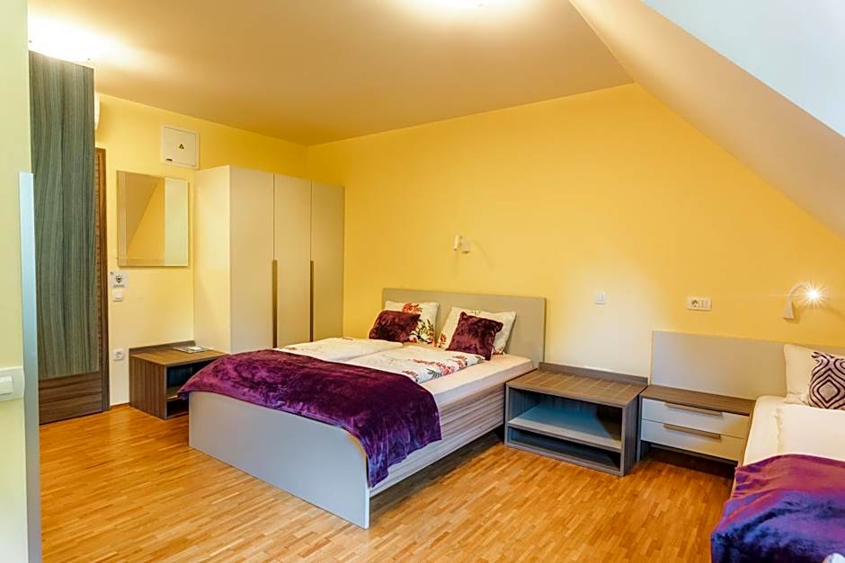 Dvorec Trebnik - SOBE