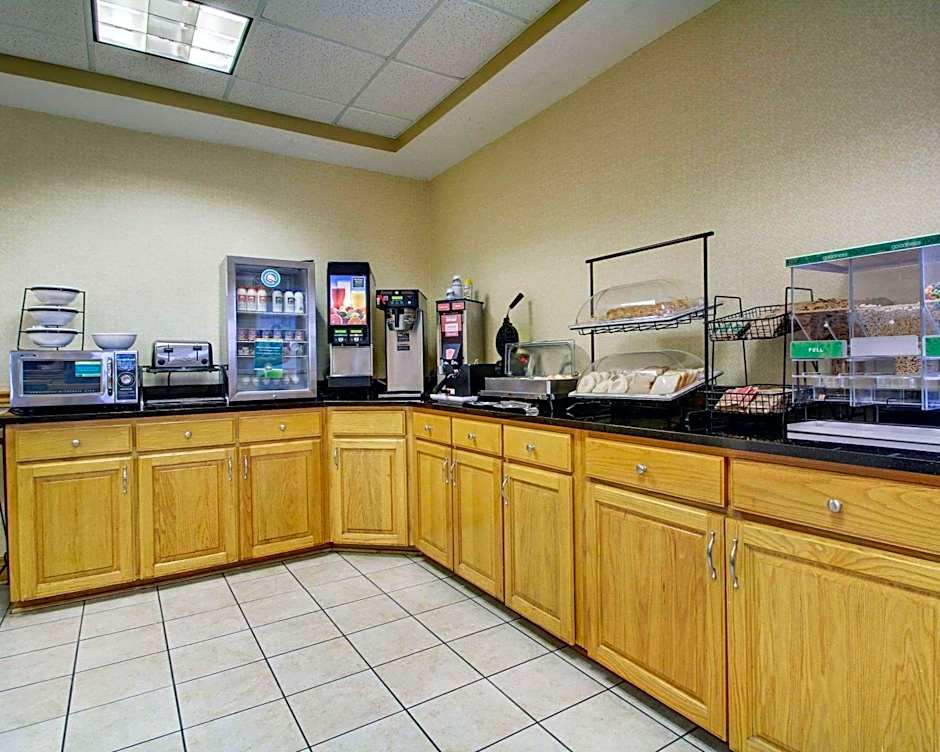 Columbia Inn & Suites